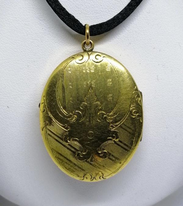 Pendentif, cassolette porte-photo, en plaqué or. – Image 2
