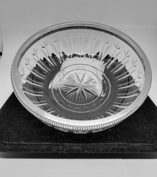 Coupelle en cristal taillé et liseré en argent massif, Orfèvre Eugène Roussel-Doutre, Paris. – Image 2