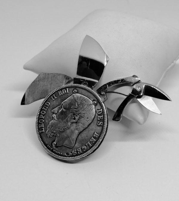 Nécessaire à manucure de poche, avec pièce en argent massif. – Image 4