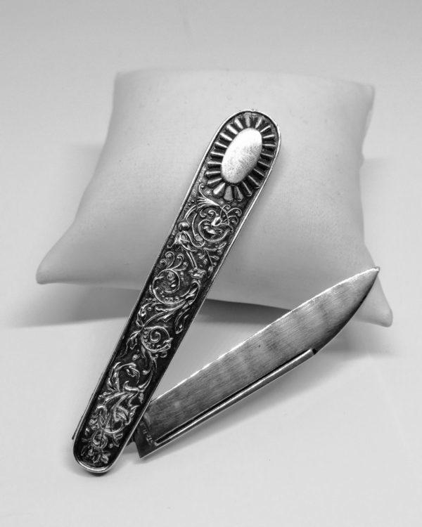 Ouvre-lettre de poche, en argent massif, façon couteau. – Image 5