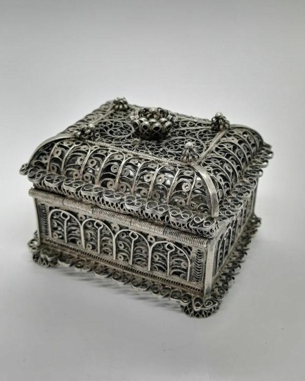 Petit coffret en argent massif entièrement filigrané, Russie 1821. – Image 3