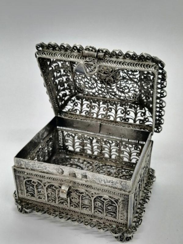 Petit coffret en argent massif entièrement filigrané, Russie 1821. – Image 4