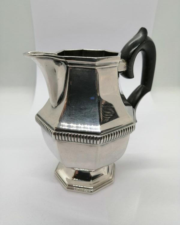 Pot à lait en argent massif et son anse en bois noir, Art Déco vers 1930.