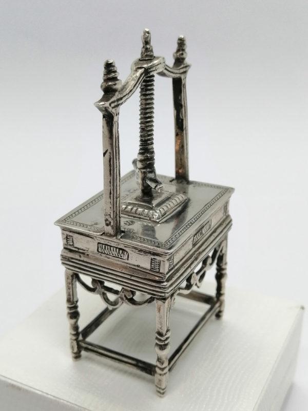 Petite presse ancienne pour libraire ou relieur, objet de vitrine, argent massif. – Image 2