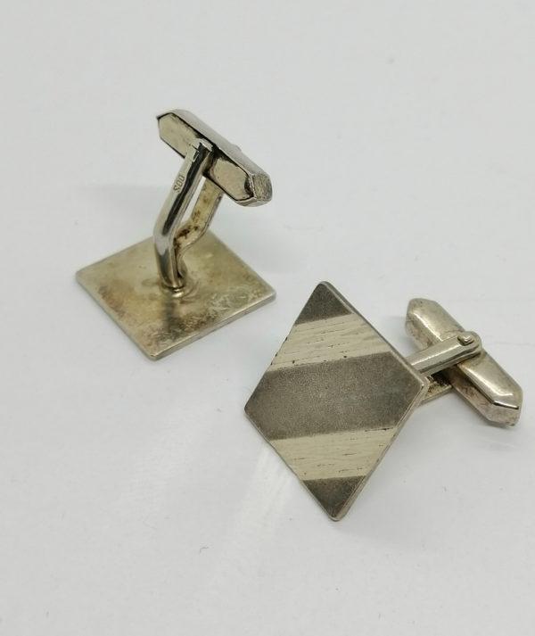 Boutons de manchettes argent, carré et brossé avec décor. – Image 3