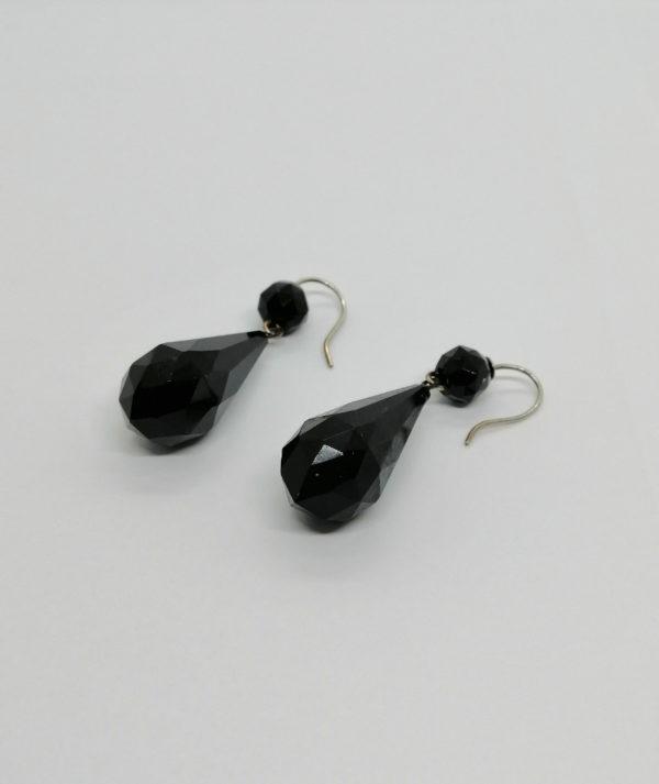 Boucles d'oreilles argent , pampilles en jais facetté, en forme de gouttes, fin 19ième siècle.