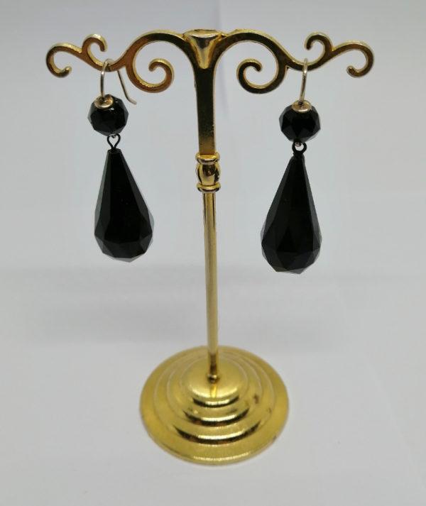 Boucles d'oreilles argent , pampilles en jais facetté, en forme de gouttes, fin 19ième siècle. – Image 2