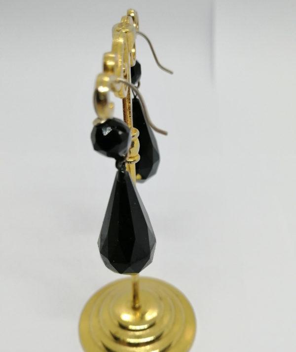 Boucles d'oreilles argent , pampilles en jais facetté, en forme de gouttes, fin 19ième siècle. – Image 3