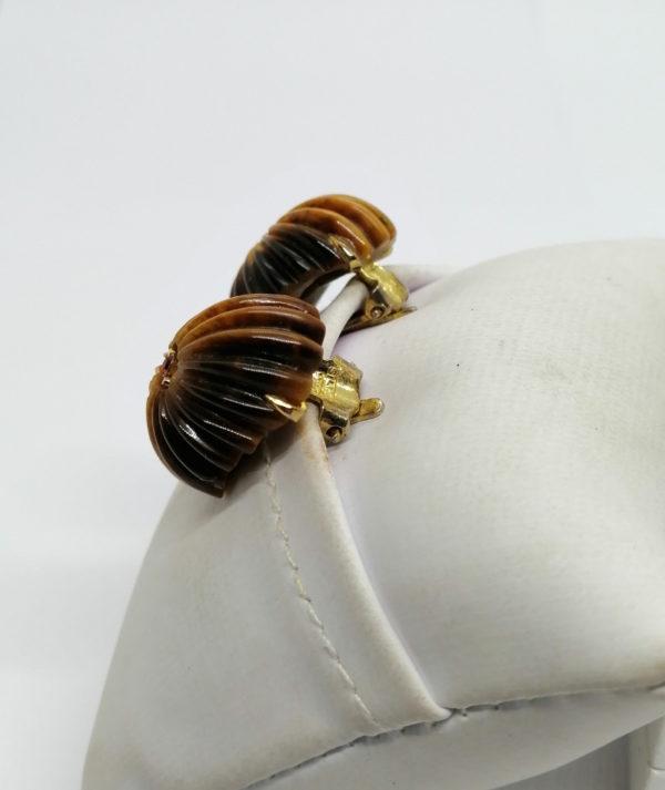 Boucles d'oreilles clip argent, vermeil, vintage, en oeil de tigre ouvragé. – Image 3