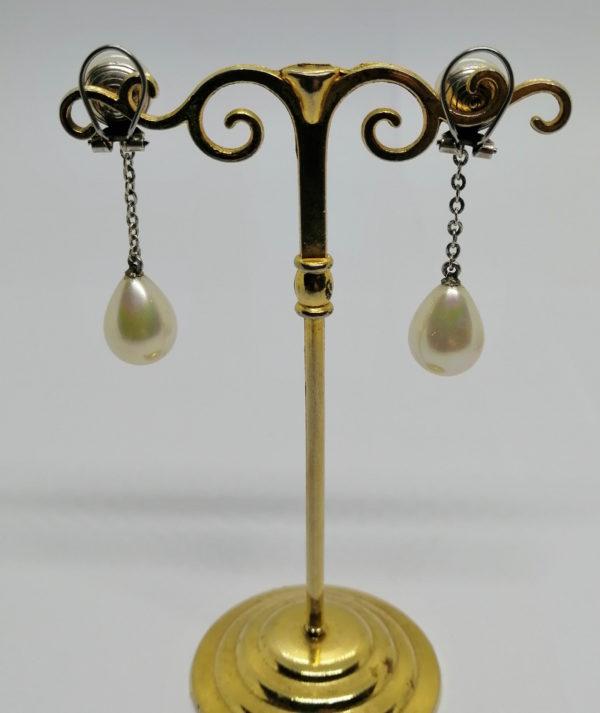 Boucles d'oreilles clip argent, anciennes en pampille et perles d'imitation. – Image 4
