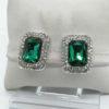 Boucles d'oreilles clip rectangulaire, façon émeraudes et diamants.