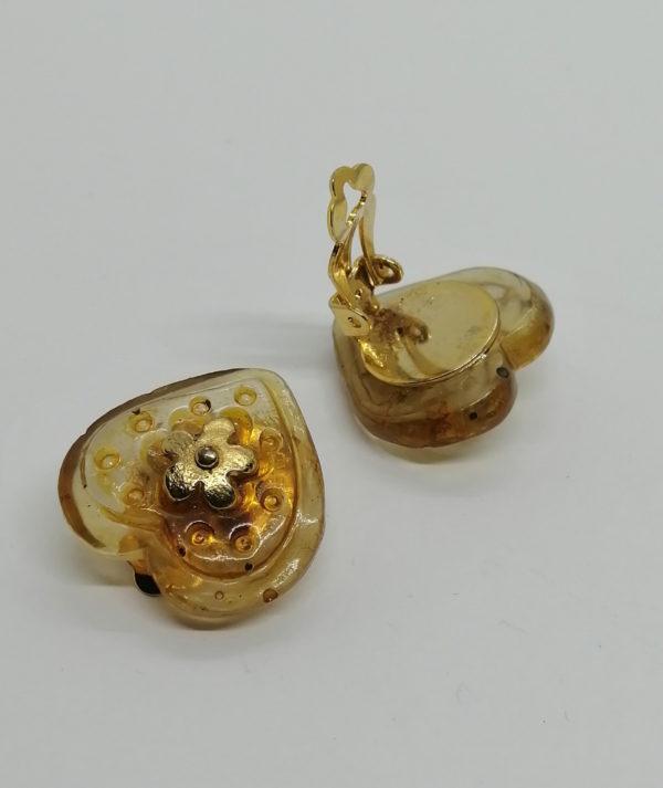 Boucles d'oreilles, clip en laiton en forme de coeur, et motif de fleur. – Image 3