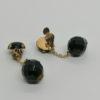 Boucles d'oreilles pendantes, clip en laiton avec cabochon et perle de verre noir à facettes. – Image 3