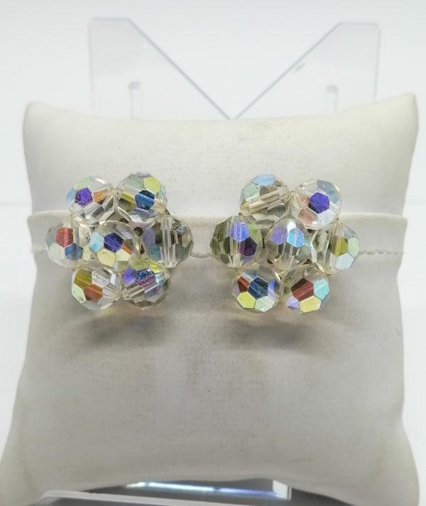 Boucles d'oreilles, clip en laiton, gros modèle, avec perles de verre à facettes.