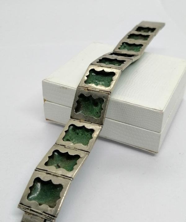 Bracelet argent, avec cabochons émaillés et décors animaux, travail Iranien, Art Nouveau. – Image 3