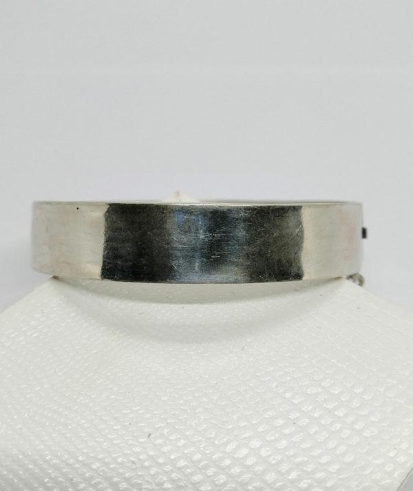 Bracelet argent, jonc rond, et motif de fleur et feuilles, Art Nouveau. – Image 2