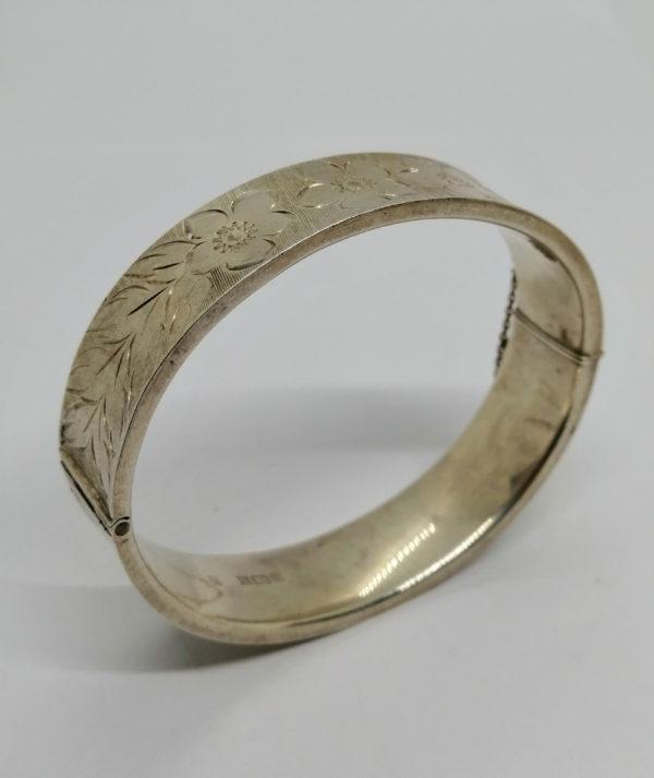 Bracelet argent, jonc Anglais, motifs de fleurs, Birmingham 1975. – Image 3