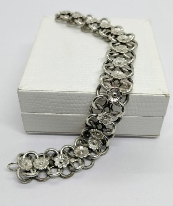 Bracelet argent, maille ancienne creuse et fleurettes, Paris vers 1900-20, Art Nouveau. – Image 2