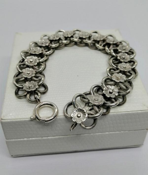 Bracelet argent, maille ancienne creuse et fleurettes, Paris vers 1900-20, Art Nouveau. – Image 4