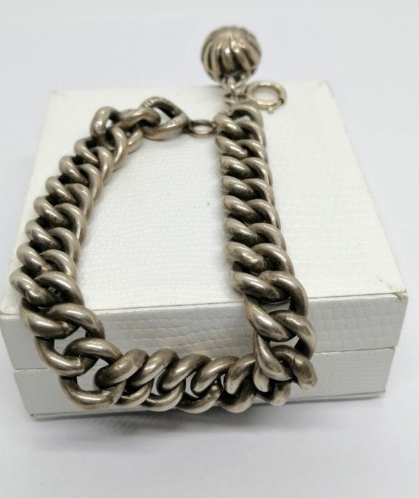 Bracelet argent , maille gourmette creuse et motif façon imprimé, vers 1900. – Image 3