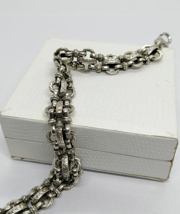 Bracelet argent, maille très particulière et ancienne en relief avec motifs floraux. – Image 2