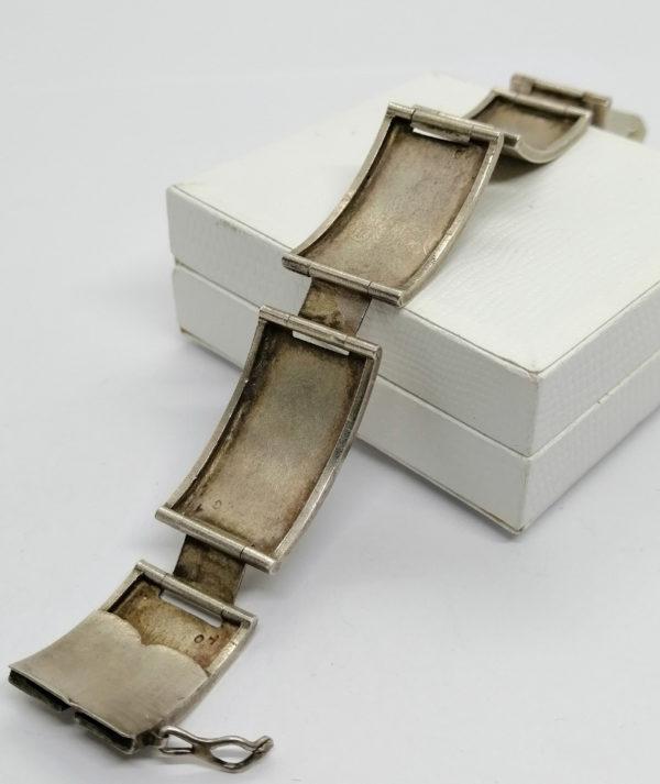 Bracelet argent, maille rectangulaire, ouvragée de motifs végétaux, vers 1920. – Image 3