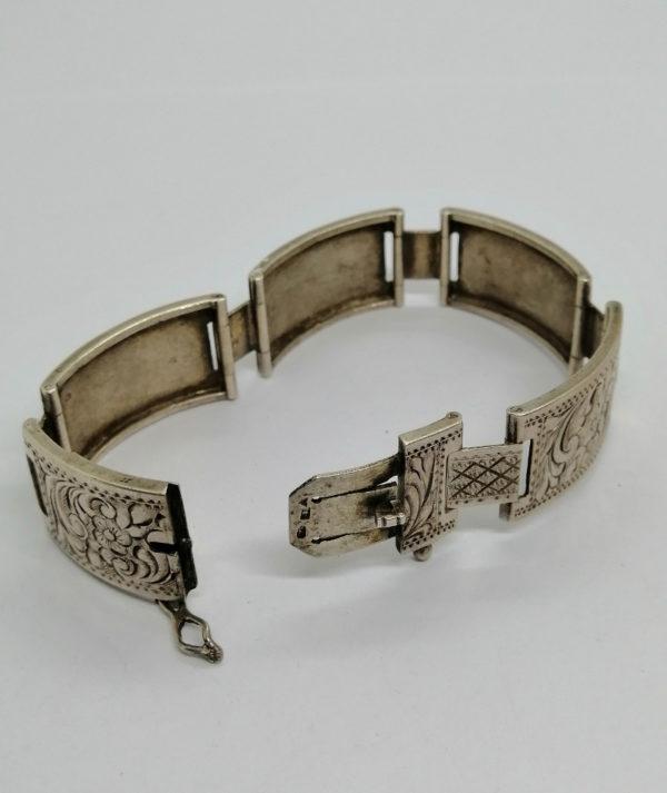 Bracelet argent, maille rectangulaire, ouvragée de motifs végétaux, vers 1920. – Image 5