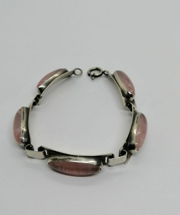 Bracelet argent, maillon long et cabochons de quartz rose, signé,1930-40.