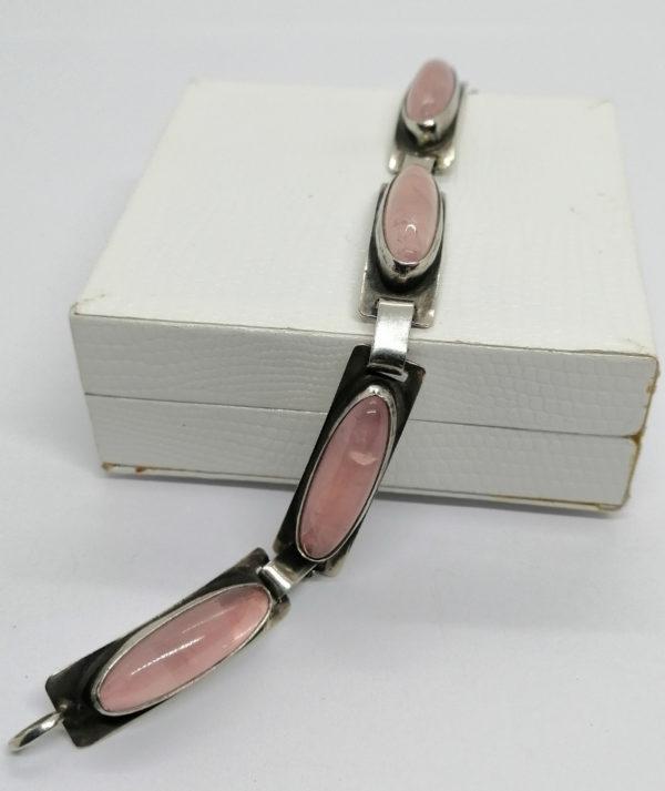 Bracelet argent, maillon long et cabochons de quartz rose, signé,1930-40. – Image 2
