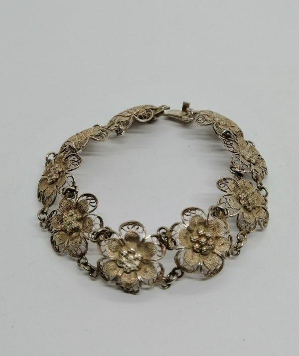 Bracelet argent, vermeil, motif de fleur entièrement filigrané, 1920.
