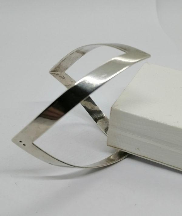 Bracelet argent, à enfiler, de forme particulière, Français vers 1960-80. – Image 5