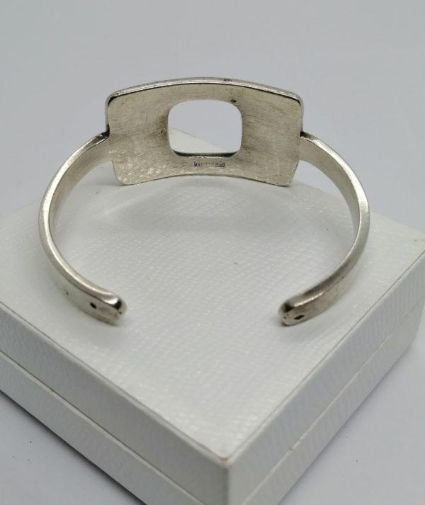 Bracelet argent, jonc ouvert, très sobre signé H. Pozzo, France 1960-70. – Image 5