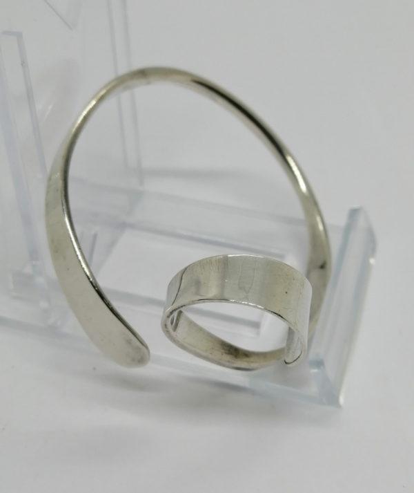 Bracelet argent, jonc de forme particulière, Français 1960-80. – Image 5