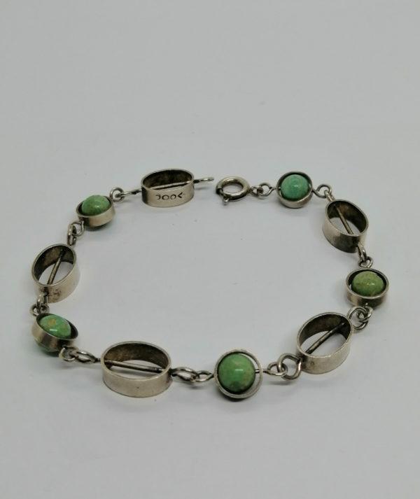 Bracelet argent, maille ovale et ronde avec boule de pierre naturelle.