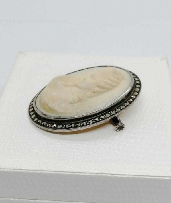 Broche, argent avec marcasites et camée en bakélite blanche. – Image 2