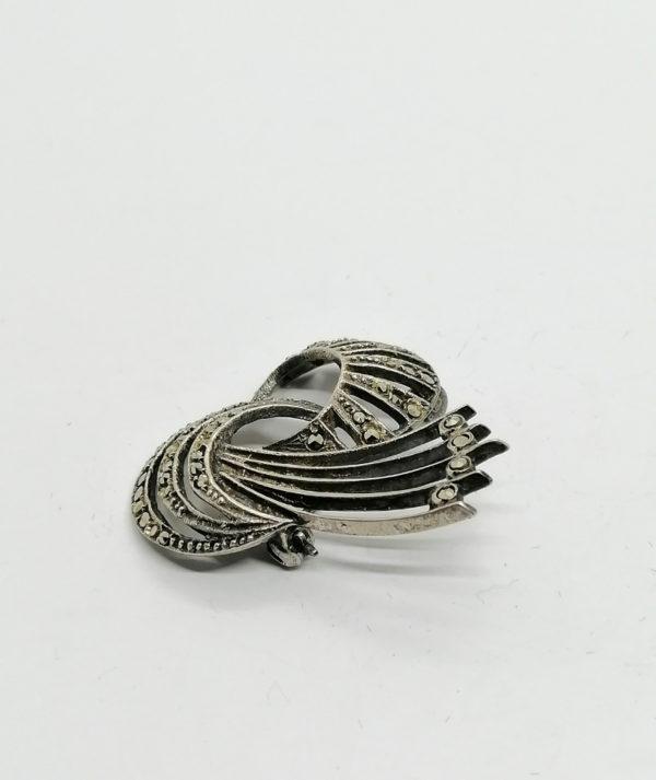 Broche en argent , forme style escargot et ajourée, marcasites . – Image 3