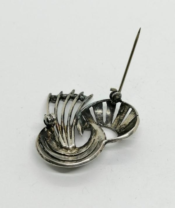 Broche en argent , forme style escargot et ajourée, marcasites . – Image 4