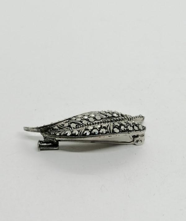 Broche argent , feuille pavée de marcasites, vers 1930. – Image 3