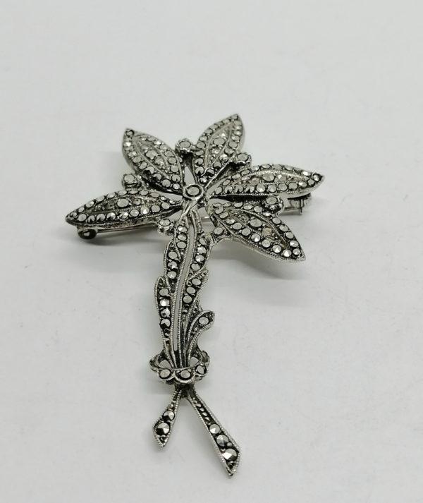 Broche argent , fleur pavée de marcasites, et frise perlée, vers 1930. – Image 2