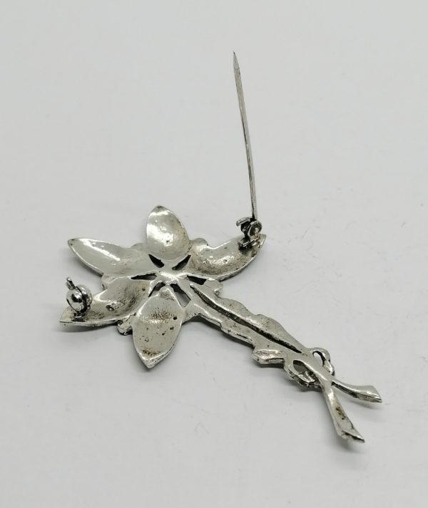 Broche argent , fleur pavée de marcasites, et frise perlée, vers 1930. – Image 4