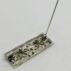 Broche argent de forme rectangulaire et motifs de roses stylisées. – Image 4