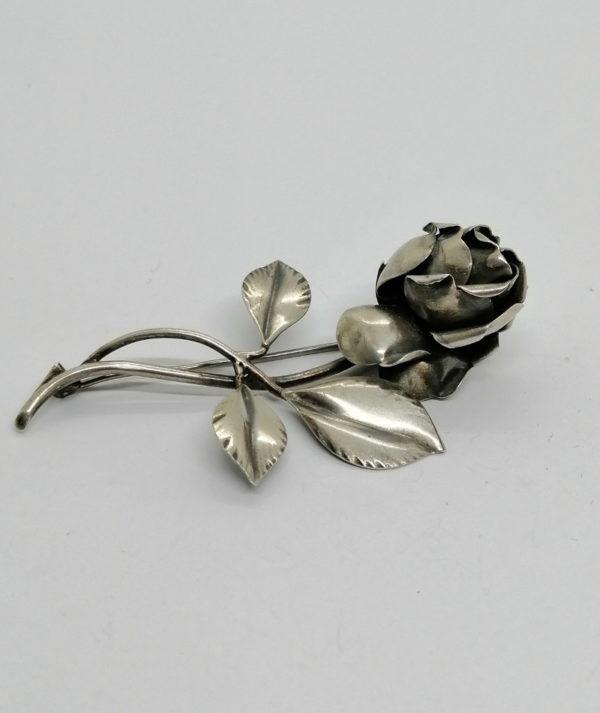 Broche argent, une rose et son feuillage, fin Art Nouveau, 1925-30. – Image 3