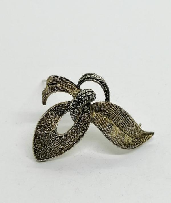 Broche en argent vermeil, avec pavage de marcasites , signée Théodor Fahrner. – Image 2