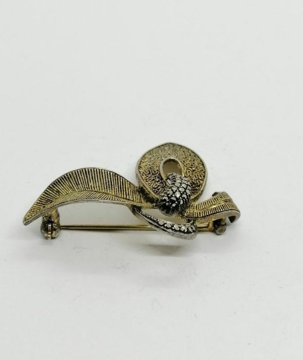 Broche en argent vermeil, avec pavage de marcasites , signée Théodor Fahrner. – Image 3