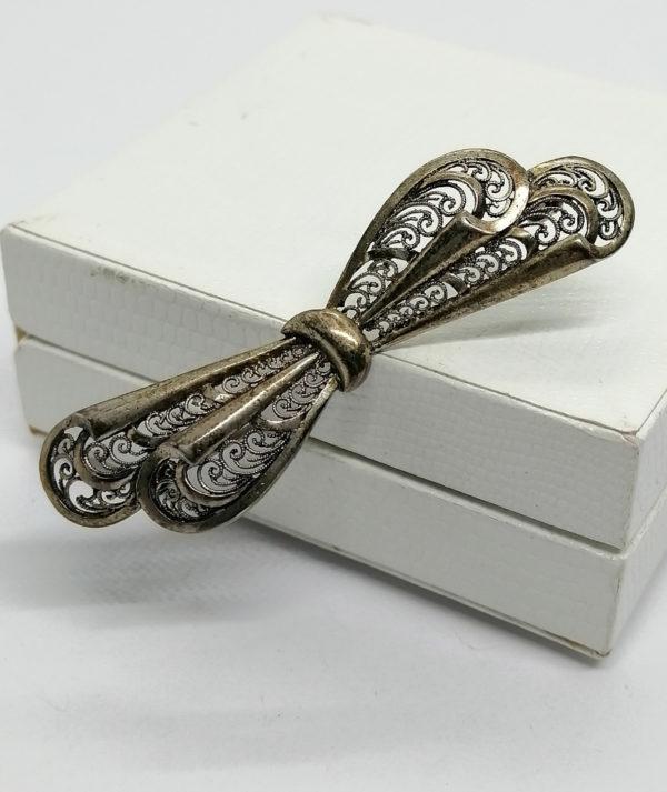 Broche argent, vermeil léger, travail de filigrané.