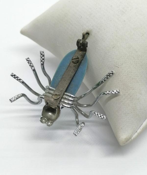 Broche araignée, en métal blanc et bakélite. – Image 3