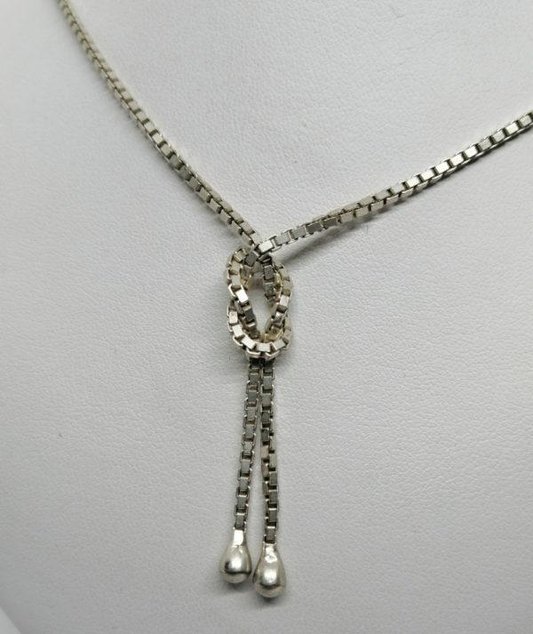 Collier argent, vintage, maille vénitienne, et finition en noeud et pampilles. – Image 3