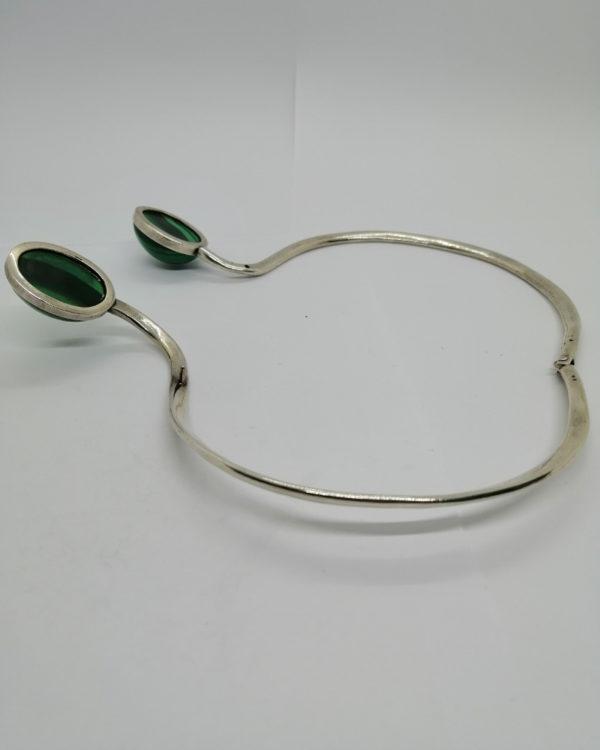Collier argent, vintage, cerceau et gros cabochons de malachite, 1960. – Image 4
