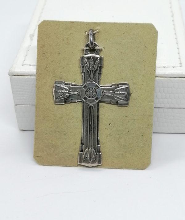 Pendentif argent, croix avec motifs de blés.