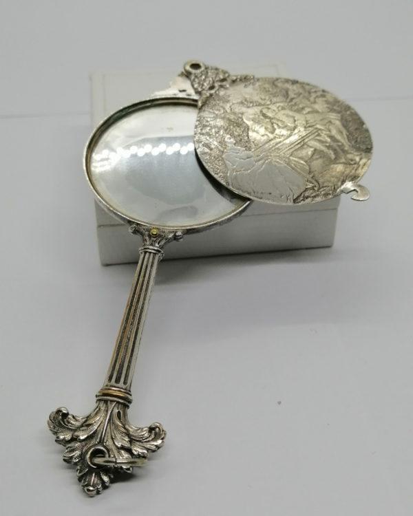 Pendentif face à main de poche, en métal argenté. – Image 3